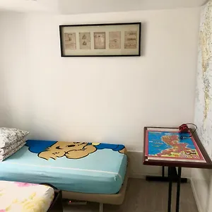 https://dhl-hostel.fr-paris.fr